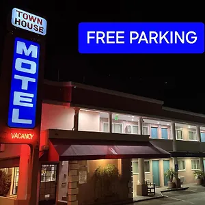 Motel Town House 2*