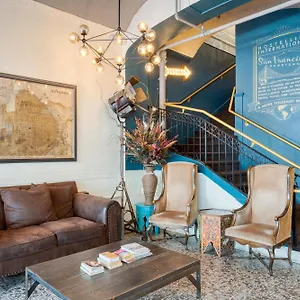 Hi Downtown (adults Only) Hostel