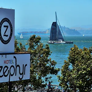 Zephyr Hotel 4*
