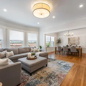 Modern & Convenient 3br2ba Edwardian W Parking Holiday home