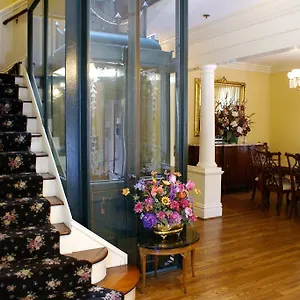 Nob Hill Bed & Breakfast 3*